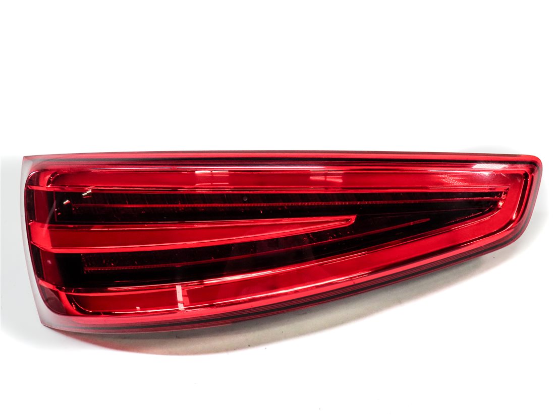 Thumbnail 3: 2015 AUDI Q3 (8U) REAR LEFT DRIVER TRUNK HATCH LED TAILLIGHT BRAKE LIGHT LAMP