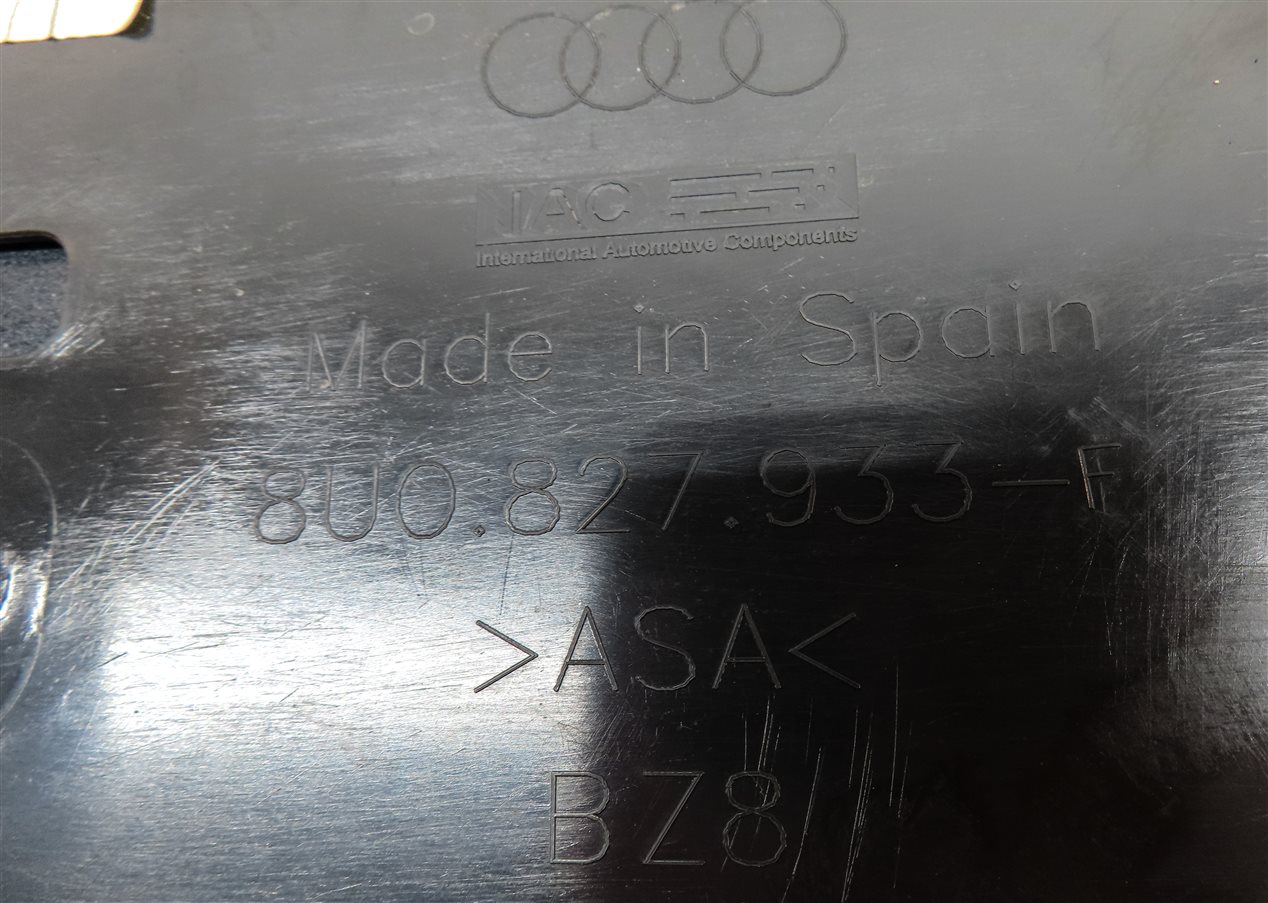 Thumbnail 7: 2015-2018 AUDI Q3 (8U) REAR SPOILER WING w/ THIRD 3rd BRAKE LIGHT (Silver)