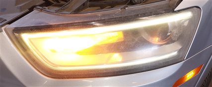 Thumbnail 2: 2015 AUDI Q3 (8U) FRONT LEFT DRIVER XENON HID HEADLIGHT LIGHT LAMP (NON AFS)