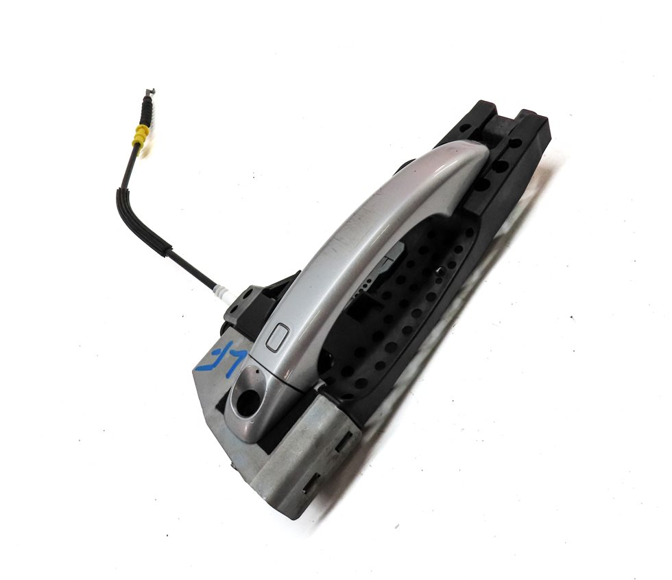 Thumbnail 3: 2015-2018 AUDI Q3 (8U) FRONT LEFT DRIVER DOOR HANDLE (Silver)