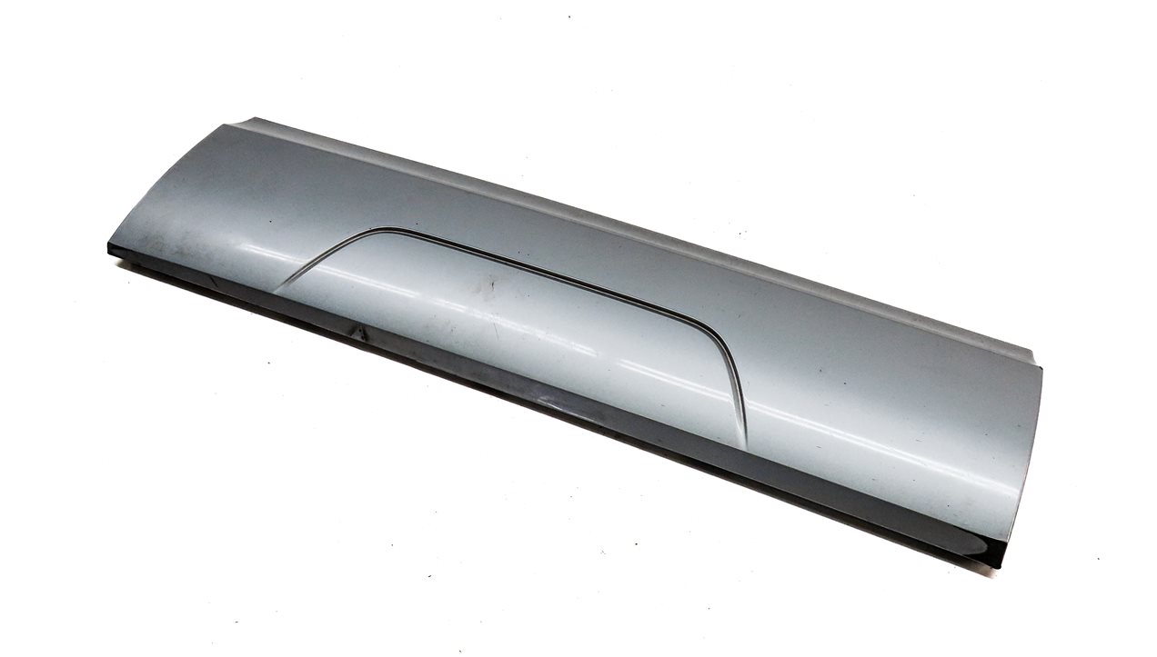2015 AUDI Q3 (8U) REAR RIGHT LOWER EXTERIOR DOOR TRIM PANEL MOULDING (Silver)