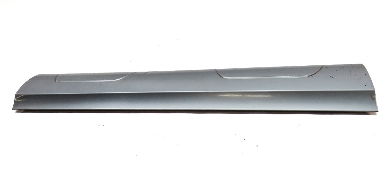 Thumbnail 4: 2015 AUDI Q3 (8U) FRONT LEFT DRIVER EXTERIOR LOWER DOOR TRIM MOULDING (Silver)