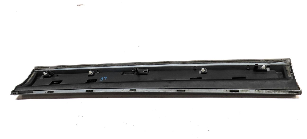 Thumbnail 5: 2015 AUDI Q3 (8U) FRONT LEFT DRIVER EXTERIOR LOWER DOOR TRIM MOULDING (Silver)