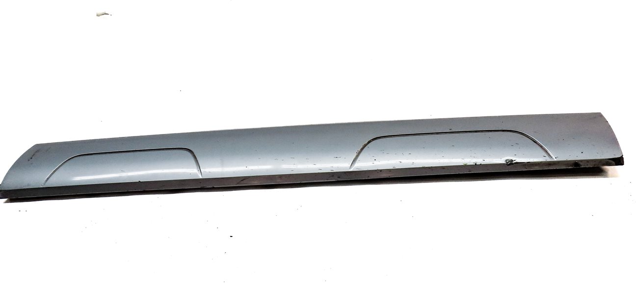 Thumbnail 2: 15 AUDI Q3 (8U) FRONT RIGHT PASSENGER EXTERIOR LOWER DOOR TRIM MOULDING (Silver)