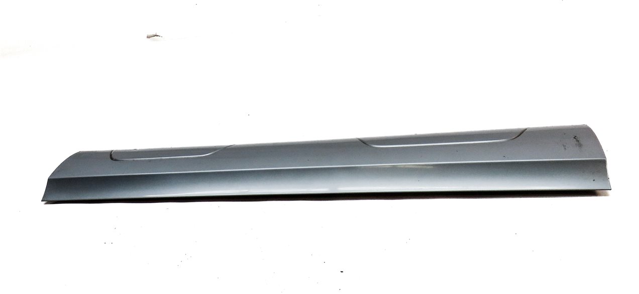 Thumbnail 4: 15 AUDI Q3 (8U) FRONT RIGHT PASSENGER EXTERIOR LOWER DOOR TRIM MOULDING (Silver)
