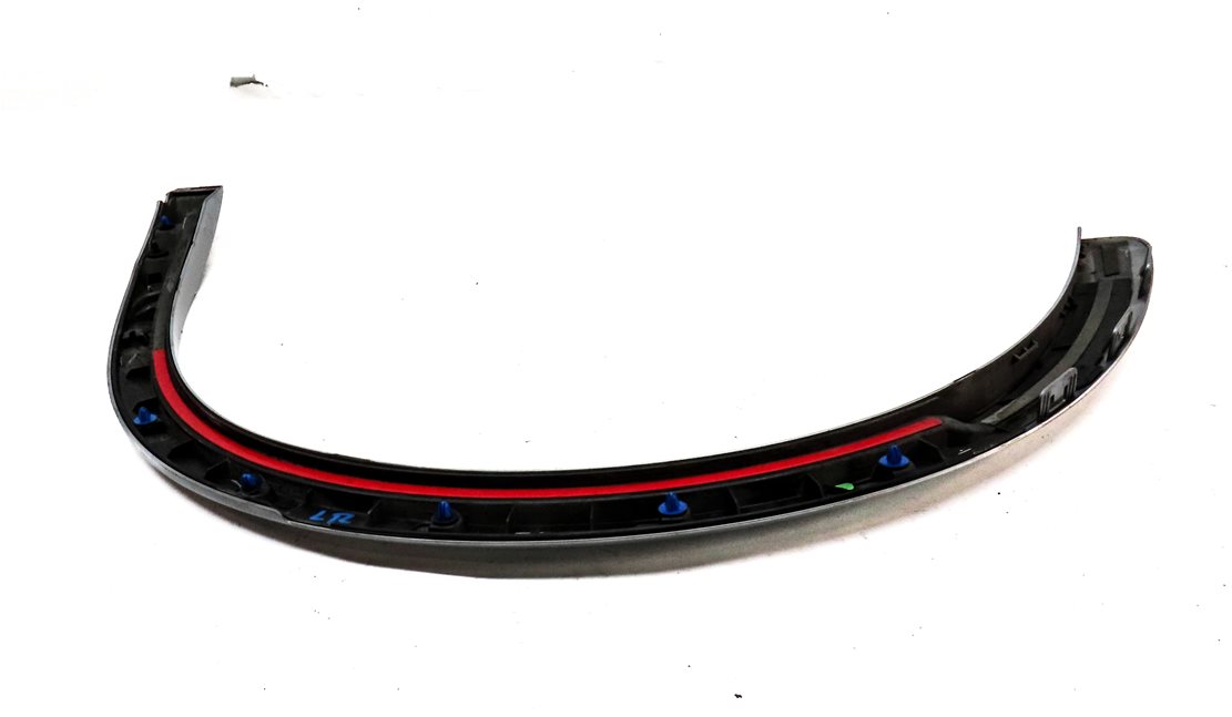 Thumbnail 5: 2015 AUDI Q3 (8U) REAR LEFT WHEEL WELL FENDER ARCH FLARE MOULDING TRIM (Silver)