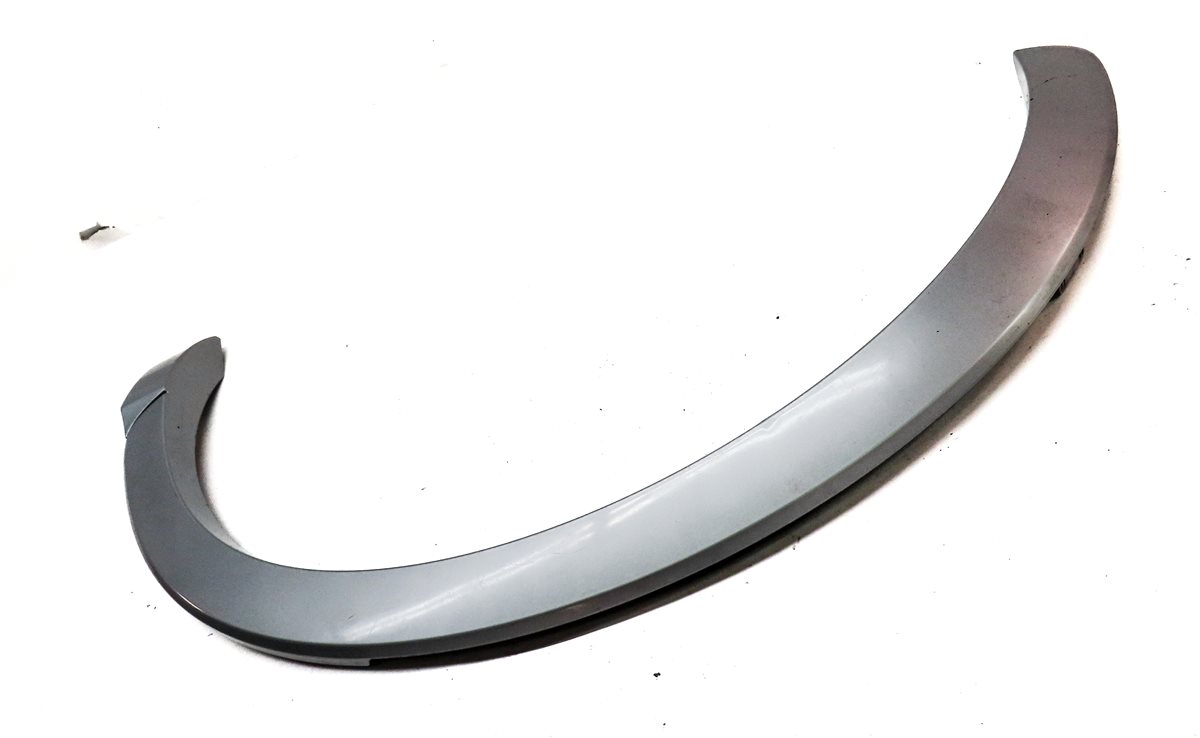 Thumbnail 2: 2015 AUDI Q3 (8U) REAR RIGHT WHEEL WELL FENDER ARCH FLARE MOULDING TRIM (Silver)