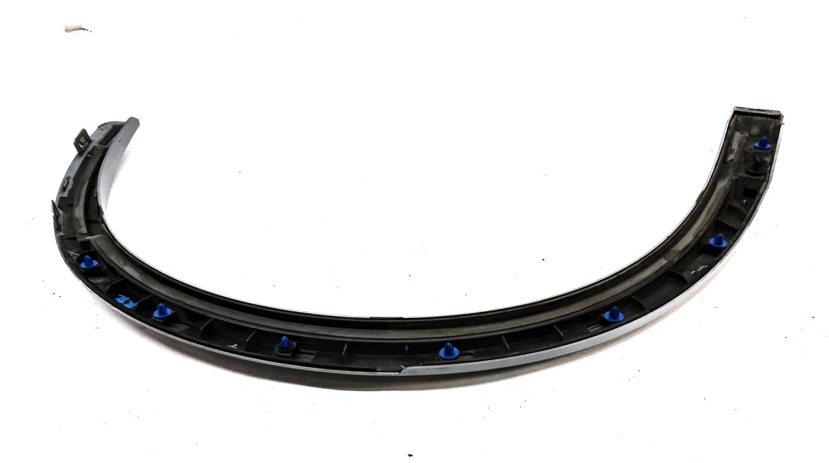 Thumbnail 5: 2015 AUDI Q3 (8U) REAR RIGHT WHEEL WELL FENDER ARCH FLARE MOULDING TRIM (Silver)