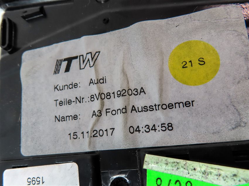 Thumbnail 6: 2018 AUDI A3 (8V) REAR CENTER CONSOLE HVAC A/C HEATER AIR VENT (BLACK)