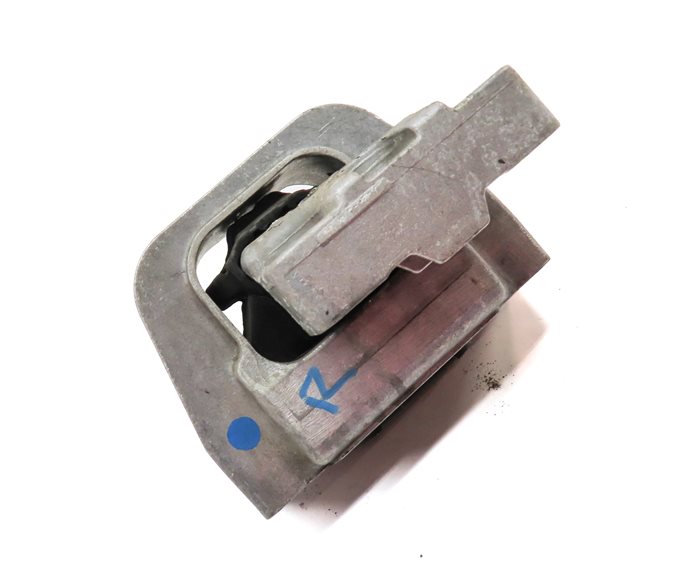 Thumbnail 3: 2018 AUDI A3 (8V) 2.0L (CZRA) RIGHT ENGINE MOTOR MOUNT BRACKET