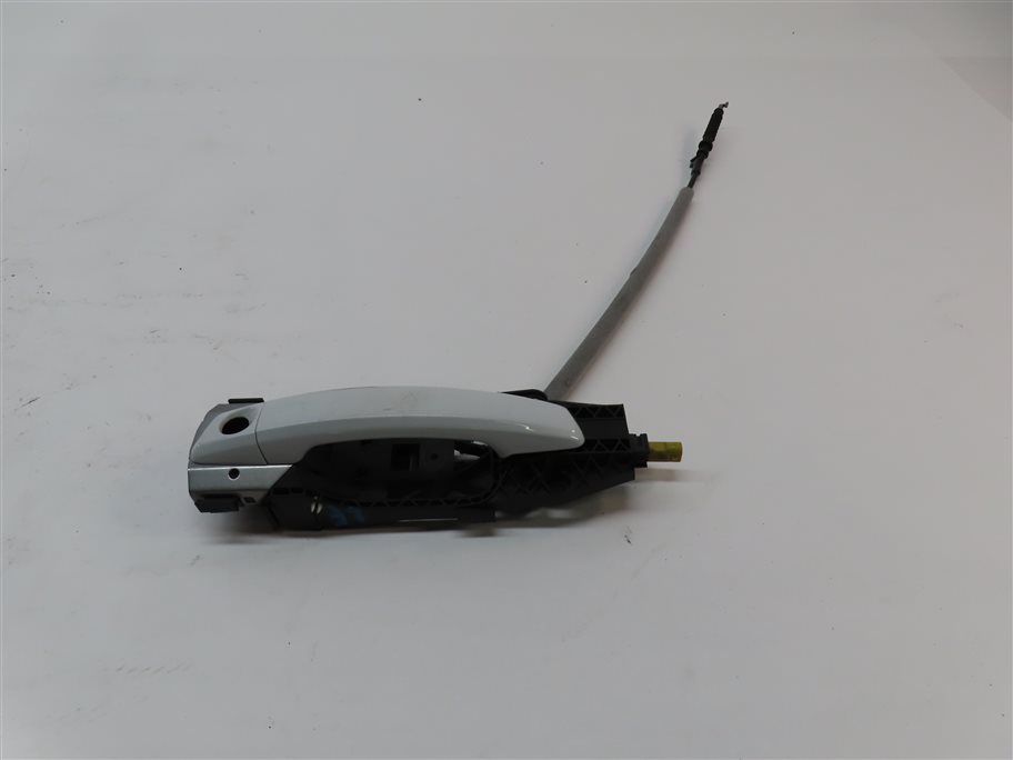 Thumbnail 2: 15-18 AUDI A3 S3 RS3 TT (8V MK3) LEFT FRONT DRIVER KEYLESS DOOR HANDLE (White)