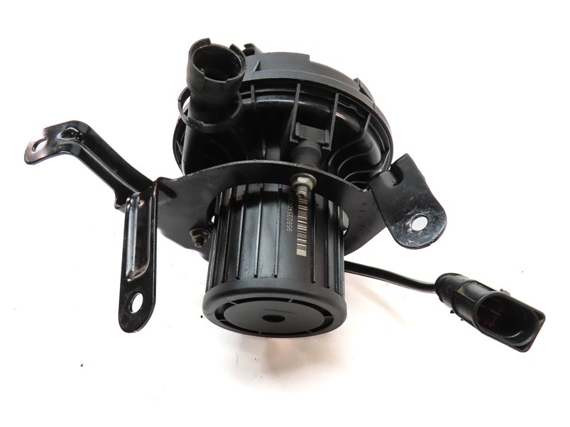 Thumbnail 5: 2012 AUDI Q5 (B8 8R) 3.2L (CALB) ENGINE SMOG AIR INJECTION PUMP
