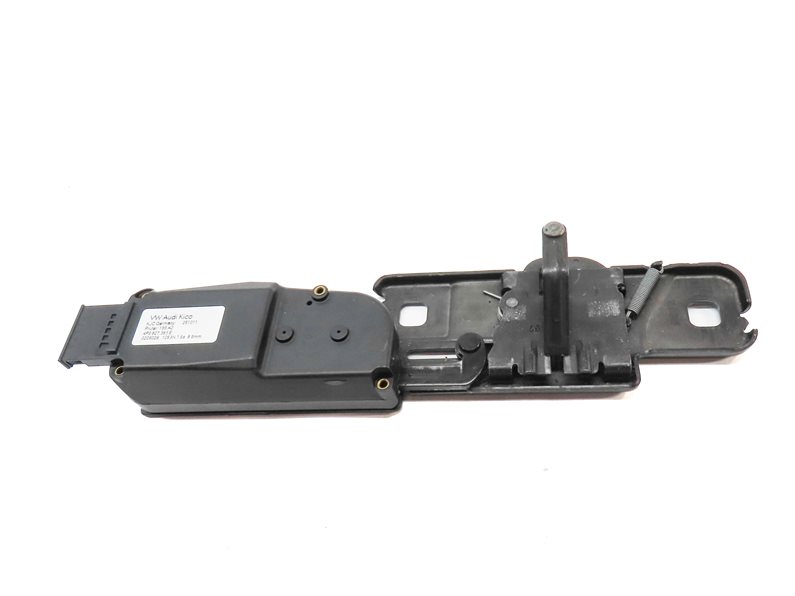 Thumbnail 2: 2012 AUDI Q5 (B8 8R) REAR HATCH TAILGATE TRUNK LATCH STRIKER PLATE