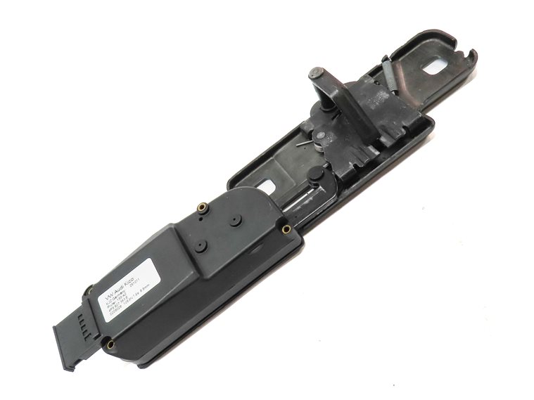 Thumbnail 3: 2012 AUDI Q5 (B8 8R) REAR HATCH TAILGATE TRUNK LATCH STRIKER PLATE