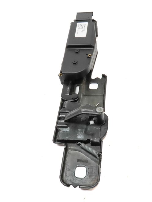 Thumbnail 4: 2012 AUDI Q5 (B8 8R) REAR HATCH TAILGATE TRUNK LATCH STRIKER PLATE