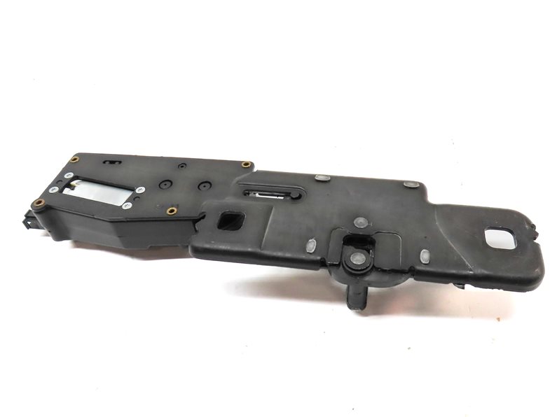 Thumbnail 7: 2012 AUDI Q5 (B8 8R) REAR HATCH TAILGATE TRUNK LATCH STRIKER PLATE