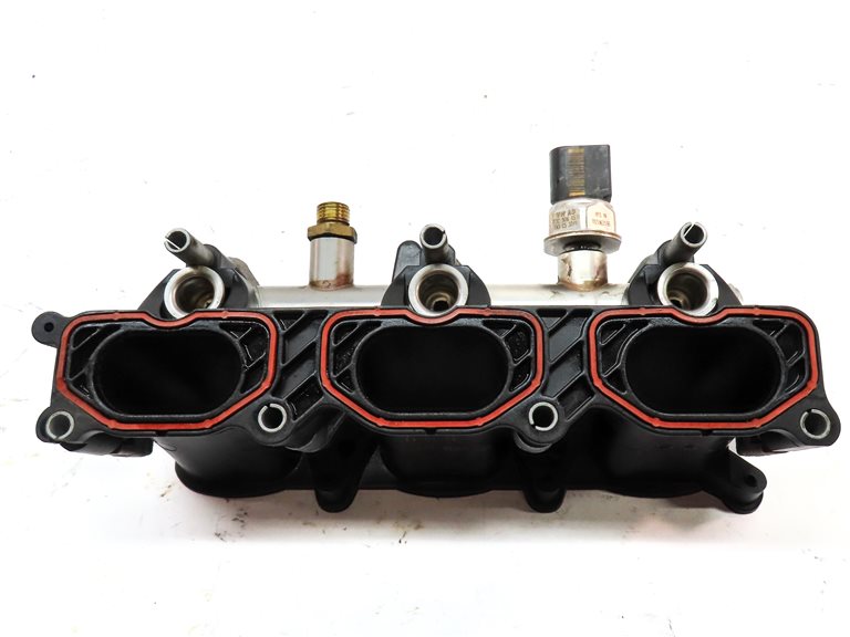 Thumbnail 4: 2012 AUDI Q5 (B8 8R) 3.2L (CALB) ENGINE LEFT LOWER INTAKE MANIFOLD w/ FUEL RAIL