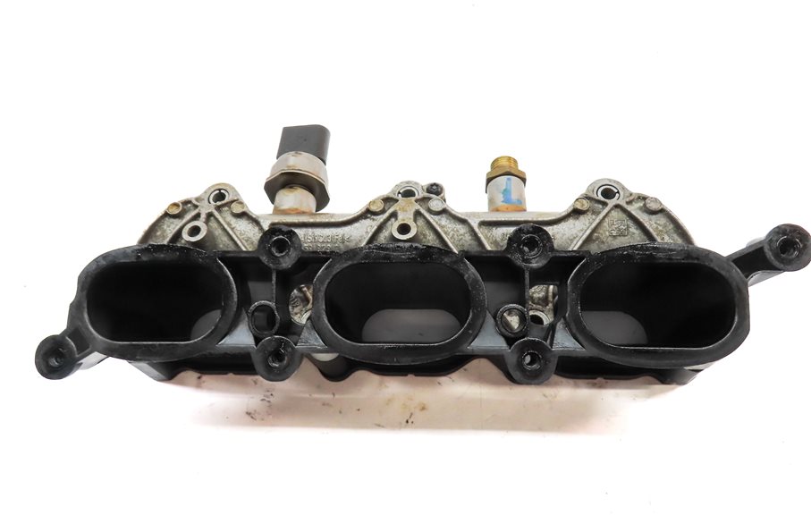 Thumbnail 6: 2012 AUDI Q5 (B8 8R) 3.2L (CALB) ENGINE LEFT LOWER INTAKE MANIFOLD w/ FUEL RAIL