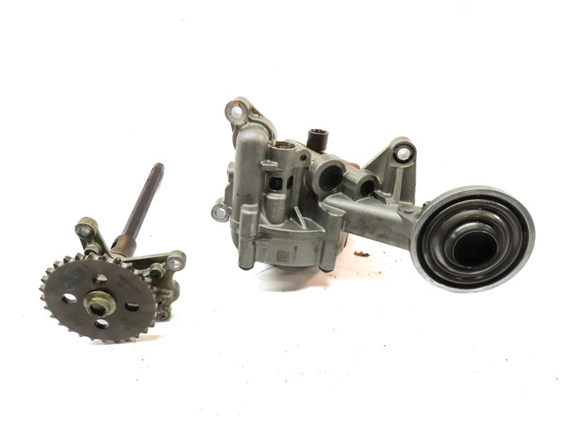 Thumbnail 2: 2012 AUDI Q5 (B8 8R) 3.2L (CALB) ENGINE OIL PUMP (MECHANICAL) w/ PICKUP TUBE