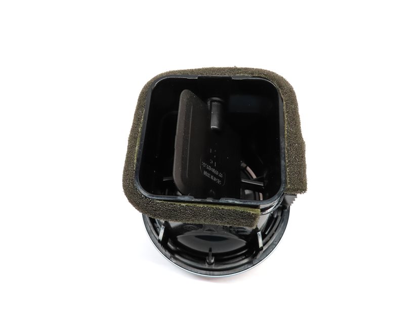 Thumbnail 6: 17 AUDI A3 (8V) FRONT LEFT CENTER RIGHT DASH HEAT AIR AC HVAC VENT SET/4 (Black)