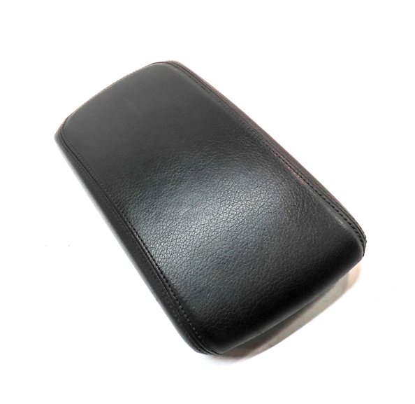 Thumbnail 3: 15-20 AUDI A3 S3 (8V) FRONT CENTER CONSOLE ARM REST LID (Black)