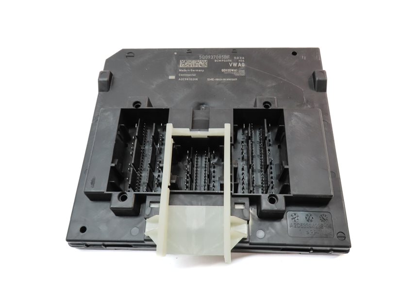 Thumbnail 6: 17-18 AUDI A3 8V SPEEDOMETER COLUMN LOCK BODY ENGINE CONTROL MODULE & KEY SET 8