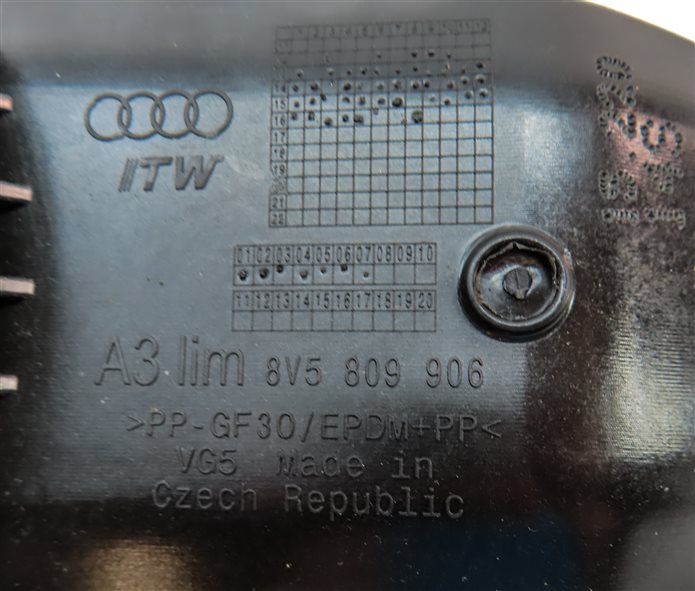 Thumbnail 7: 15-18 AUDI A3 S3 8V FUEL TANK FILLER GAS TANK DOOR FLAP COVER w/HOUSING (Black)