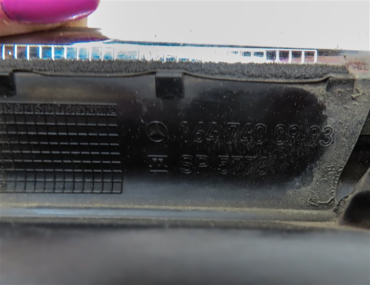 Thumbnail 6: 2008 MERCEDES GL450 (X164) REAR HATCH TRUNK HANDLE w/ LICENSE PLATE LIGHTS