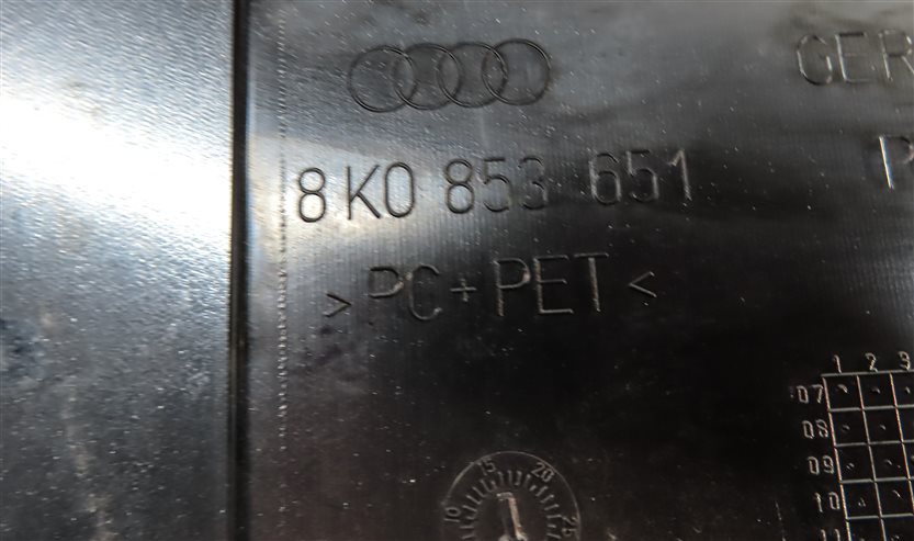 Thumbnail 6: 2009-2012 AUDI A4 (B8 8K) FRONT CENTER HOOD AIR VENT GRILLE TRIM & LICENSE MOUNT