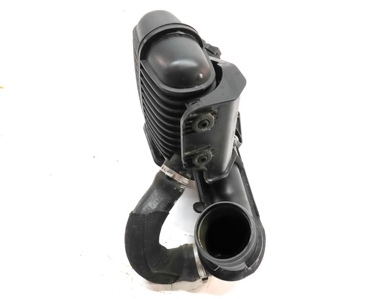 Thumbnail 4: 2012 AUDI A4 (B8 8K) 2.0L CAEB TURBO ENGINE INTERCOOLER PRESSURE PIPE DAMPER BOX