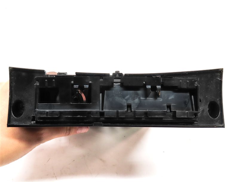 Thumbnail 6: 2006 MERCEDES ML350 (W164) FRONT CENTER CONSOLE ASHTRAY ASH TRAY (NO TRIM)
