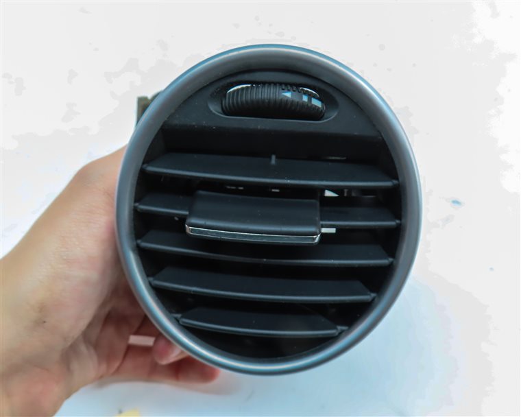Thumbnail 9: 2006 MERCEDES ML350 (W164) FRONT LEFT DRIVER DASH HEAT AIR AC HVAC VENT (Black)