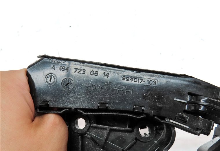 Thumbnail 6: 06-12 MERCEDES GL320 GL450 GL550 GL350 ML350 ML320 ML500 FRONT RIGHT DOOR LATCH