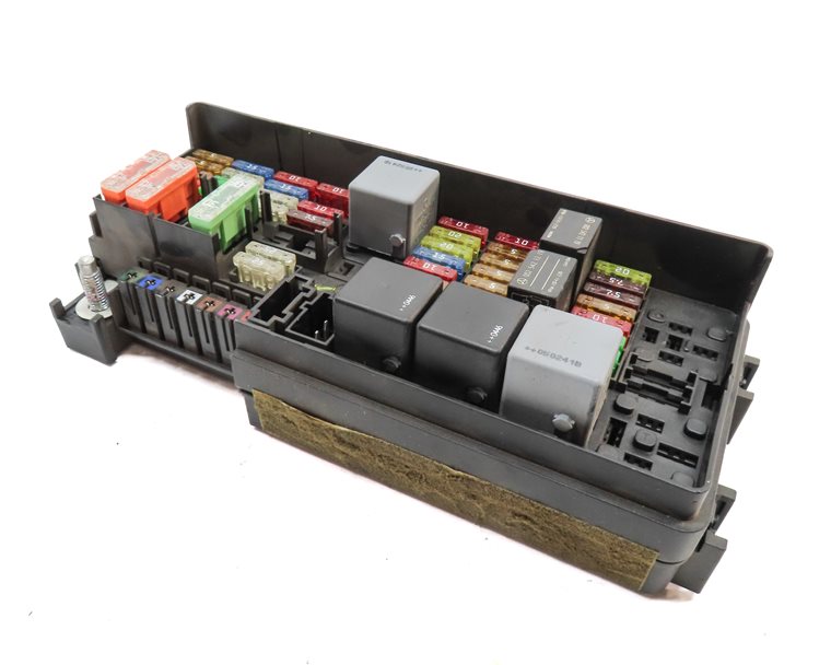 2006 MERCEDES ML350 (W164) 3.5L (272.967) REAR FUSE RELAY BOX PANEL MODULE