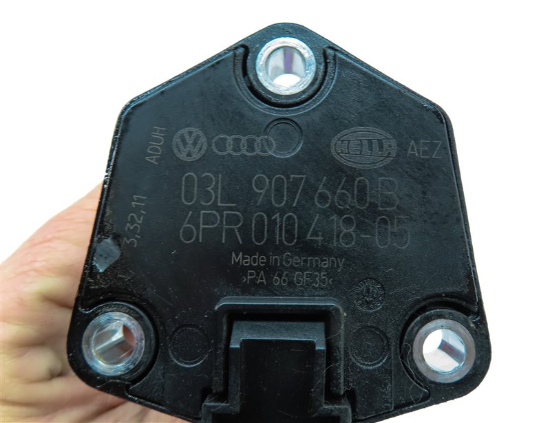 Thumbnail 5: 2012 PORSCHE CAYENNE (958) 3.6L NON-TURBO ENGINE MOTOR OIL FLUID LEVEL SENSOR