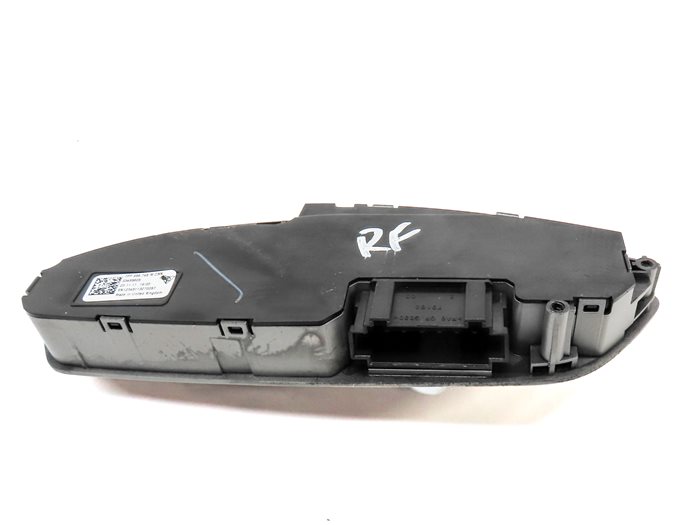 Thumbnail 6: 2012 PORSCHE CAYENNE (958) FRONT RIGHT PASSENGER SEAT POSITION ADJUST SWITCH