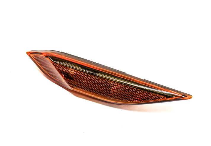 2012 PORSCHE CAYENNE (958) FRONT RIGHT PASSENGER FENDER MARKER LIGHT HOUSING
