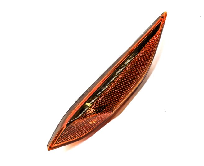 Thumbnail 3: 2012 PORSCHE CAYENNE (958) FRONT RIGHT PASSENGER FENDER MARKER LIGHT HOUSING