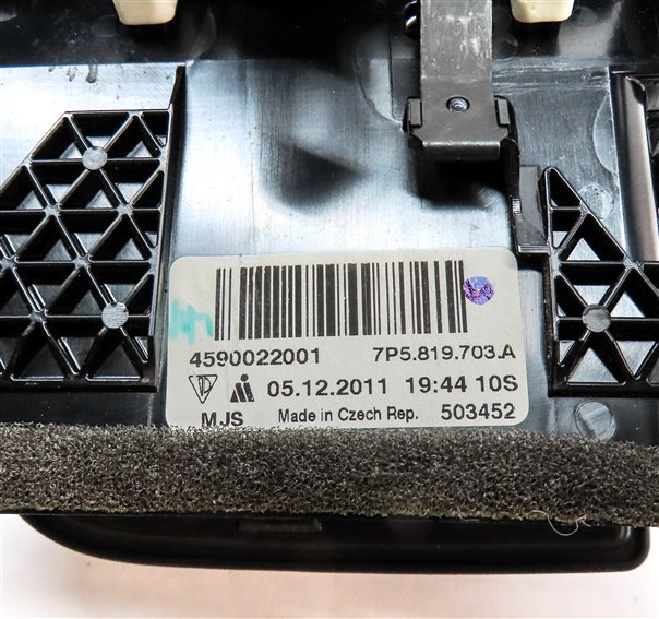 Thumbnail 7: 2012 PORSCHE CAYENNE (958) FRONT LEFT DRIVER DASH HEAT AIR AC HVAC VENT (Black)