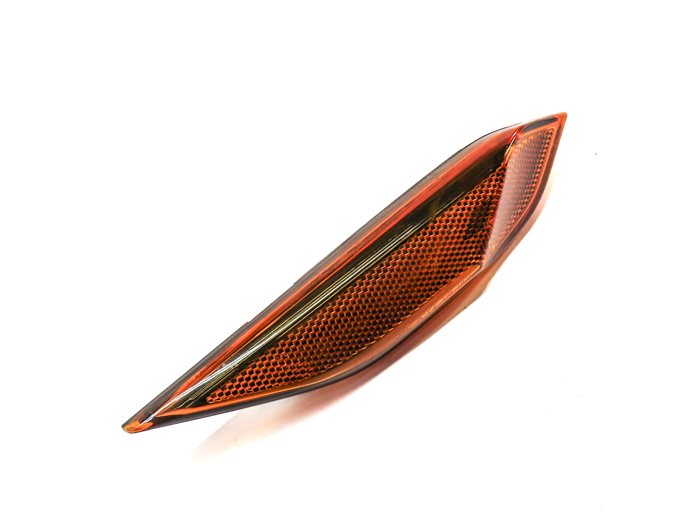 Thumbnail 3: 2012 PORSCHE CAYENNE (958) FRONT LEFT DRIVER FENDER MARKER LIGHT HOUSING