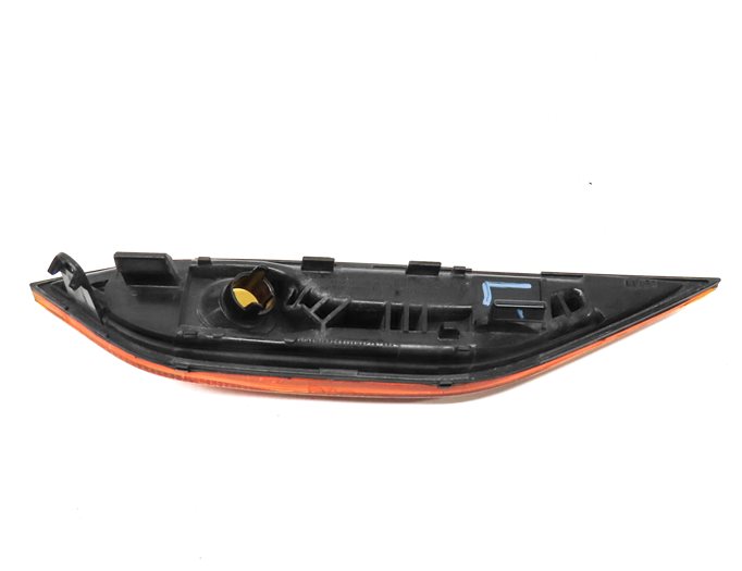 Thumbnail 4: 2012 PORSCHE CAYENNE (958) FRONT LEFT DRIVER FENDER MARKER LIGHT HOUSING