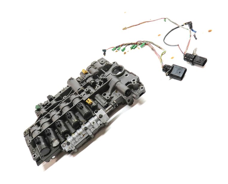 Thumbnail 3: 2011-2018 PORSCHE CAYENNE (958) S / GTS / BASE AUTO TRANSMISSION VALVE BODY