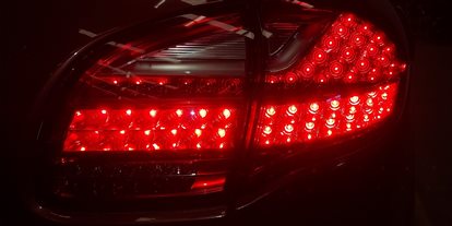 Thumbnail 2: 2011-2014 PORSCHE CAYENNE (958) RIGHT PASSENGER INNER TAILLIGHT LIGHT LAMP