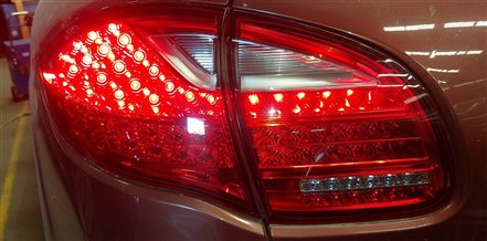 Thumbnail 2: 2011-2014 PORSCHE CAYENNE (958) LEFT DRIVER REAR INNER TAILLIGHT LIGHT LAMP