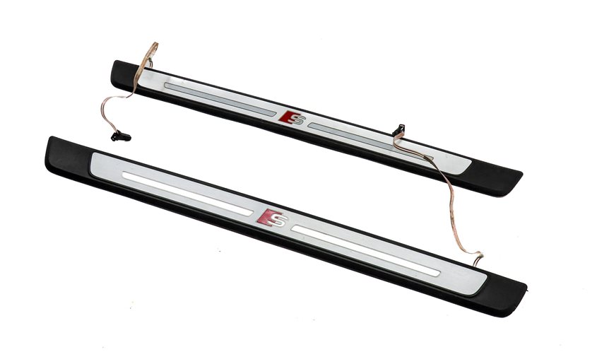 2017 AUDI A4 (B9 8W) FRONT LEFT & RIGHT LIGHTED DOOR SILL SCUFF PANEL TRIM SET-2
