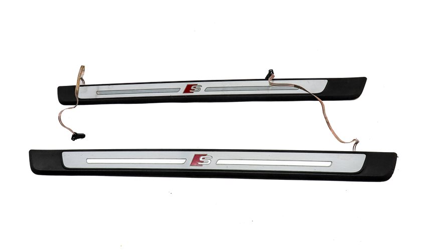 Thumbnail 2: 2017 AUDI A4 (B9 8W) FRONT LEFT & RIGHT LIGHTED DOOR SILL SCUFF PANEL TRIM SET-2