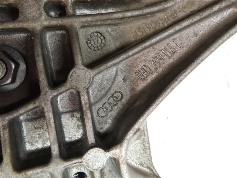 Thumbnail 6: 2017 AUDI A4 (B9 8W) 2.0L CYMC ENGINE AUTOMATIC TRANSMISSION MOUNT BRACKET