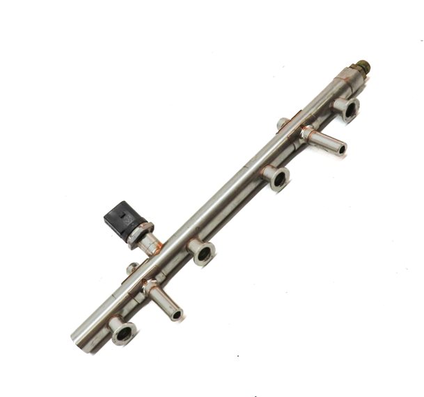 Thumbnail 3: 2017 AUDI A4 (B9 8W) 2.0L CYMC ENGINE FUEL RAIL FUEL INJECTION INJECTOR RAIL