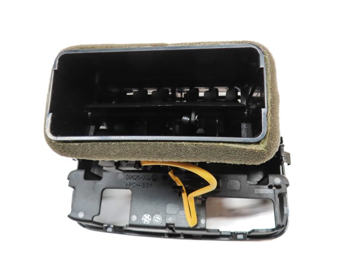 Thumbnail 4: 2017 AUDI A4 (B9 8W) REAR CENTER CONSOLE HEATER A/C AIR VENT