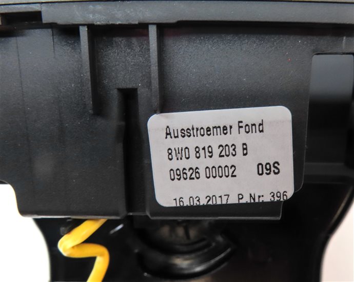 Thumbnail 7: 2017 AUDI A4 (B9 8W) REAR CENTER CONSOLE HEATER A/C AIR VENT